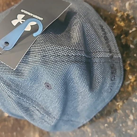 Brand New Under Armor Hat. - Picture 7 of 7